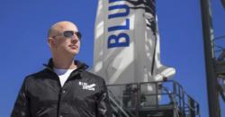 SpaceX Berhasil Terbangkan Warga Sipil ke Luar Angkasa, Jeff Bezos Ucapkan Selamat 