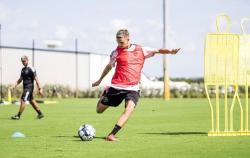 Main di Posisi Seperti Sang Ayah, Romeo Beckham Debut Jadi Pesepak Bola Profesional 