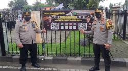 Masuk Polres Tasikmalaya Kota Wajib Divaksin dan Pindai Barcode PeduliLindungi 