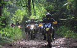 Pangdam Siliwangi Naik Motor Trail Gelar Vaksinasi di Kaki Gunung Tangkuban Parahu