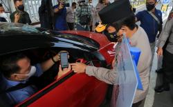 Masuk Polda Jatim Kini Wajib Gunakan Aplikasi PeduliLindungi 
