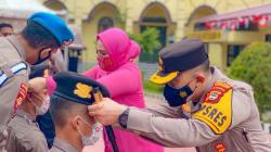 Pimpin Upacara Tradisi Bhayangkara Baru, Kapolres Enrekang: Jadilah Polisi yang Mengayomi Masyarakat