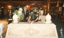 Jelang HUT TNI dan Kodam, Pangdam IV/Diponegoro Ziarah ke Makam Presiden ke-2 RI Soeharto 