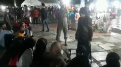 Warga Berkerumun Tanpa Prokes, Wali Kota Banjar Ancam Tutup Alun-alun