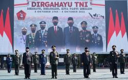 Ikut Upacara HUT ke-76 TNI secara Virtual, Pangdam Siliwangi Dapat Tumpeng dari Kapolda Jabar