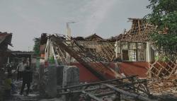 Atap Sekolah Lama Tak Diperbaiki, SDN Bayur Kidul 1 Karawang Akhirnya Roboh