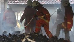 Bangunan Dekat Istano Basa Pagaruyung Terbakar, Rumah dan Kedai Ludes Dilalap Api