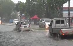 Palembang Rawan Banjir karena Kebiasaan Buruk Warga Sembarangan Buang Sampah