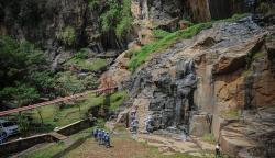 Libur Maulid Nabi Muhammad, Ratusan Wisatawan Kunjungi Curug Batu Templek