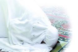 Kapan Kita Dianjurkan Melakukan Sujud Tilawah? Simak Bacaan dan Tata Caranya