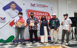 Warga Senang Ikut Vaksinasi Massal Perindo Jabar, Pulang Bawa Sembako