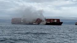 Kapal Kontainer Terbakar di Lepas Pantai Kanada, Keluarkan Asap Beracun