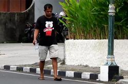 Pria di Gunungkidul Jalan Kaki 25 Kilometer, Penuhi Nazar Anak Kembali Sekolah