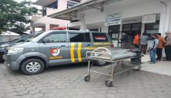 Pengusaha Rumah Makan di Karawang Terkapar Bersimbah Darah, Tewas saat Dibawa ke RS