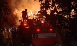 Bekas Penginapan di Muara Teweh Dilalap Api, 2 Rumah Ikut Terbakar