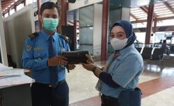 Dompet Berisi Cek Rp35 Miliar Ditemukan Cleaning Service Dikembalikan, Begini Reaksi Pemiliknya
