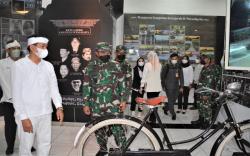 Pangdam Siliwangi Dorong Percepatan Vaksinasi di Purwakarta dengan Door to Door<