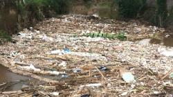Musim Hujan Tiba, Banjir Melanda, Ini Penampakan Sampah di Bojongsoang 