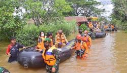 Banjir di Sintang Kalbar Rendam 12 Kecamatan, Puluhan Ribu Jiwa Masih Mengungsi