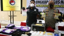 Pedagang Mie Aceh Nyambi Jadi Bandar Narkoba, Bawa 4,8 Kg Sabu dan 1 Senjata Api