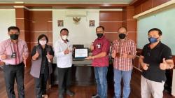 PLN Suluttenggo Beri Penghargaan Pahlawan Listrik
