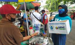 Ikhtiar Bersama Cegah Covid-19, MNC Peduli dan INSAP Bagikan Paket Prokes di Malang<