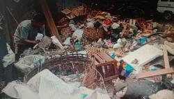 Sampah Kota Bandung Semakin Menggunung, Berserakan hingga Bahu Jalan