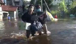 Banjir di Palangka Raya Semakin Parah, Ratusan Warga Mengungsi ke Gedung SD