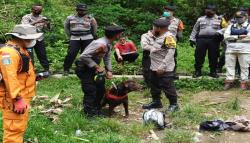 Anjing Pelacak Cari Pria Hilang Misterius di Cadas Pangeran Sumedang <