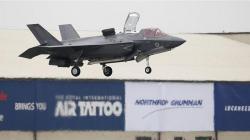  Jet Tempur F-35 Inggris dari Kapal Induk HMS Queen Elizabeth Jatuh di Laut Mediterania