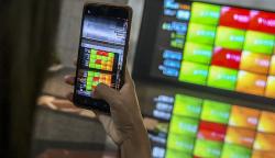 Ditopang Saham Barang Konsumsi, IHSG Hari Ini Ditutup Menguat ke Level 7.053 