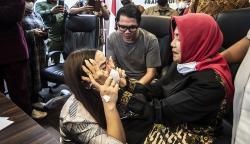 Cekcok dengan Anggiat Pasaribu, Ibunda Arteria Heran Sudah Dimaafkan tapi Kok Masih Dilaporkan