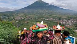 Warga Temanggung Gelar Upacara Syukuran Musim Tembakau Berakhir