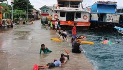 Pulau Panggang Terendam Banjir Rob