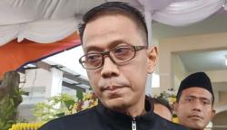 Tangis Doddy Sudrajat Pecah saat Ziarah ke Makam Vanessa Angel: Saya Belum Sanggup