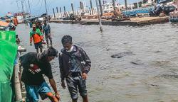 Dermaga Kali Adem Kembali Terendam Banjir Rob