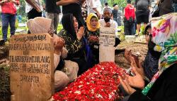 Suasana Pemakaman Haji Lulung di TPU Karet Bivak