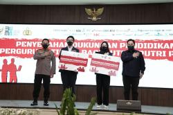 Erick Thohir Berikan Beasiswa kepada 876 Putra-Putri Anggota Polri