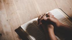 25 Ayat Alkitab tentang Natal, Merenungi Makna Kelahiran Yesus Kristus