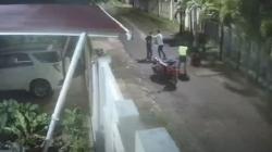 Terekam CCTV Detik-Detik Pria di Makassar Dikeroyok 4 Orang sampai Tewas<