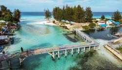 Indahnya Pasir Putih Pantai Jikumerasa Pulau Buru