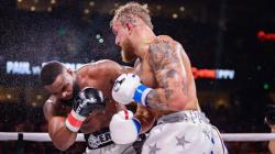 Mengerikan! Detik-detik Pukulan Mematikan Jake Paul Bikin Mantan Jagoan UFC Terkapar