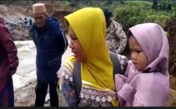 Sungai Endikat Meluap, Jembatan di Desa Segamit Muara Enim Putus
