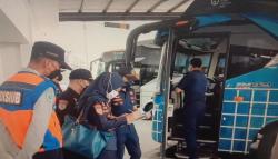 Pastikan Keamanan Perjalanan Libur Nataru, Armada Bus di Garut Diperiksa<