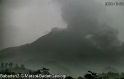 Awas, Sore ini Gunung Merapi Luncurkan 2 Kali Awan Panas Guguran Sejauh 2,5 Kilometer 