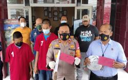 Tersinggung, Ayah-Anak di Palembang Gebuk dan Bacok Tetangga <