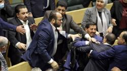 Heboh! Anggota DPR Adu Jotos saat Sidang Debat Reformasi Konstitusi