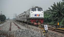 Jalur KA di Jeruklegi Cilacap Ambles, Kereta dari Bandung ke Jateng dan Jatim Tertahan