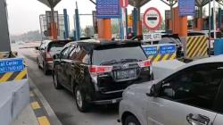 Satu Hari Menjelang Tahun Baru Tol Cipali Ramai Cenderung Padat