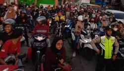Imbas Penutupan Puncak, Jalur Sukabumi-Bogor Macet Parah